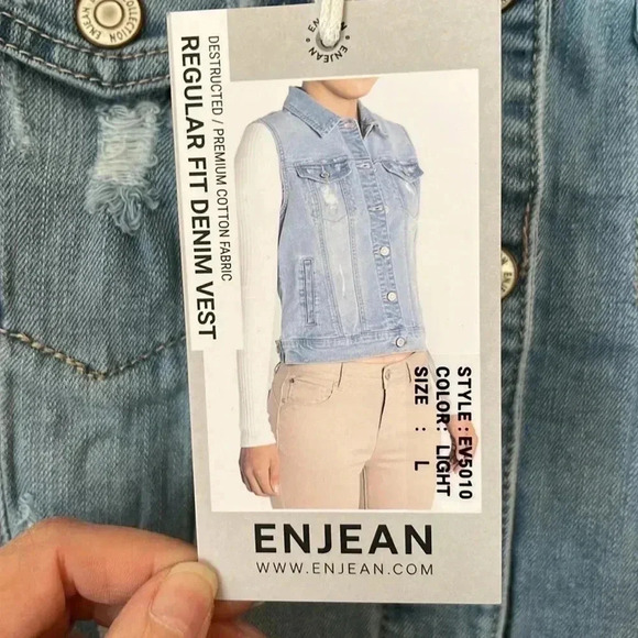 Enjean distressed women’s vest, stretch light wash denim, 4 pockets NWT - Picture 3 of 5
